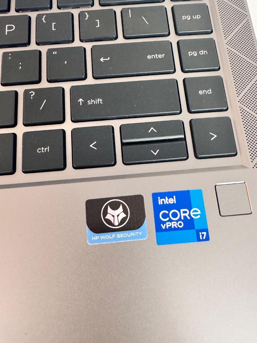 HP Zbook firefly 14G8 — core i7 — vue 3